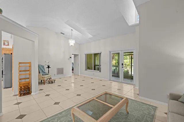 Residence photo 6