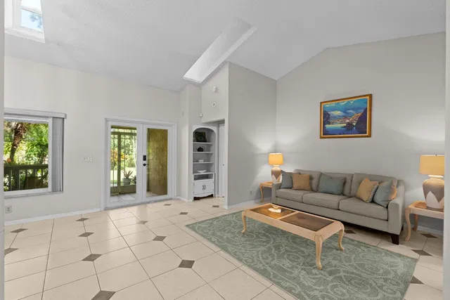 Residence photo 9