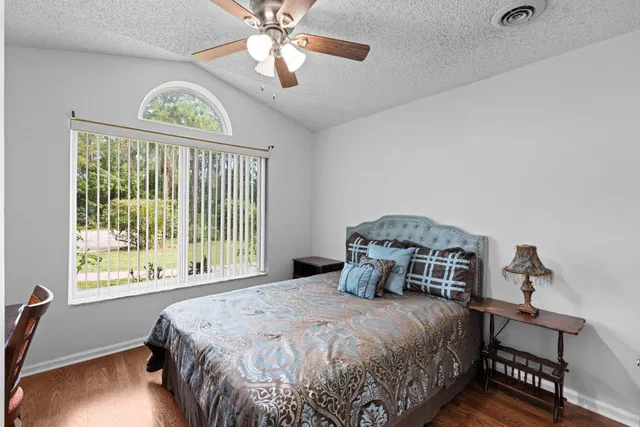 Residence photo 25