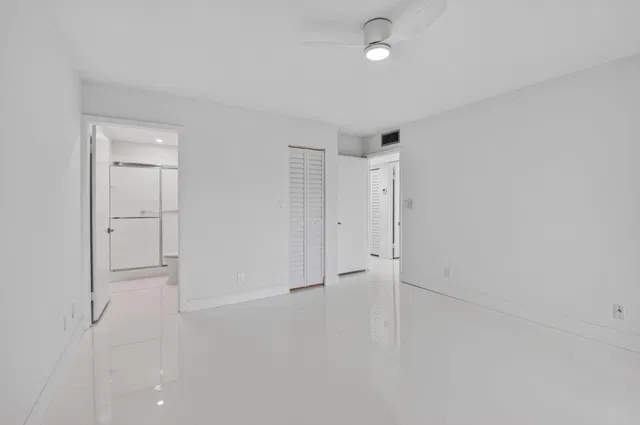 Unit 155 photo 27