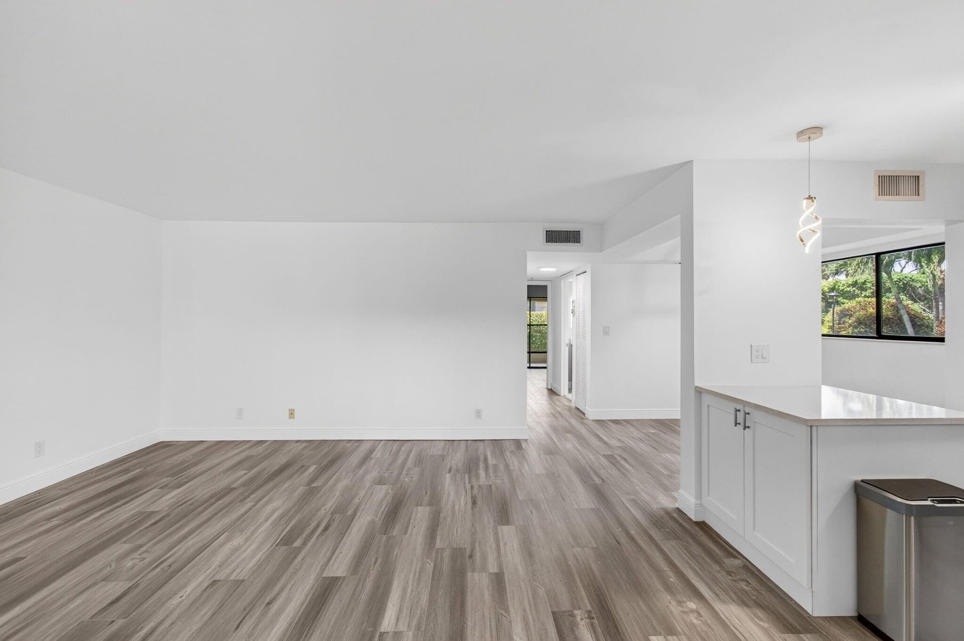 Unit 238 photo 4