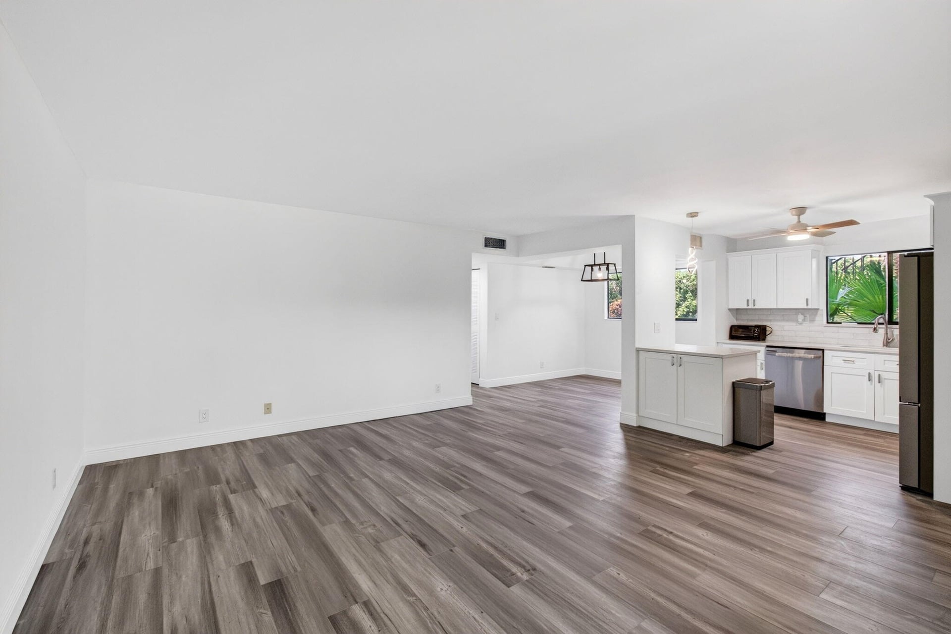 Unit 238 photo 5