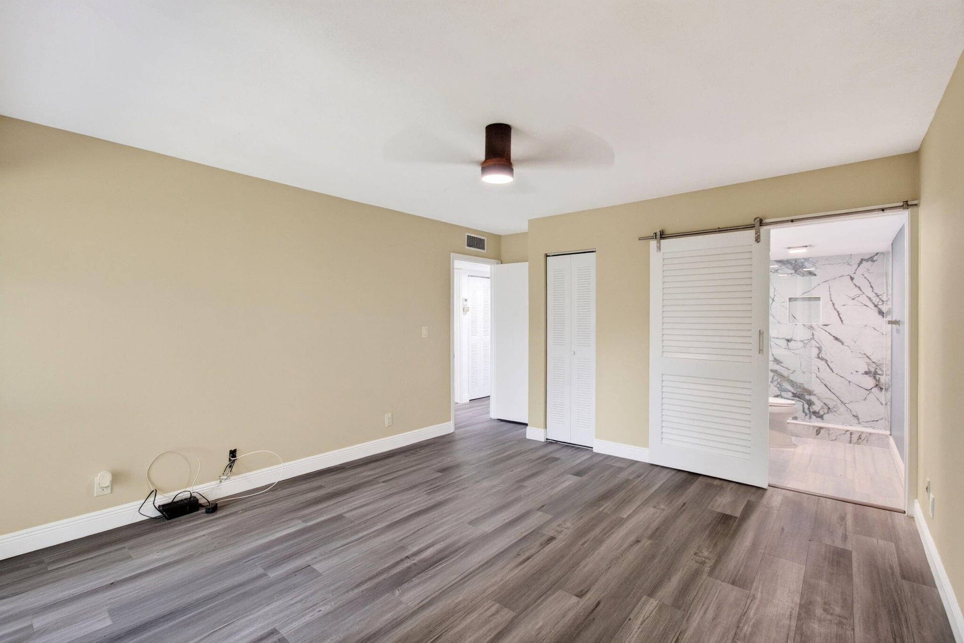 Unit 238 photo 21
