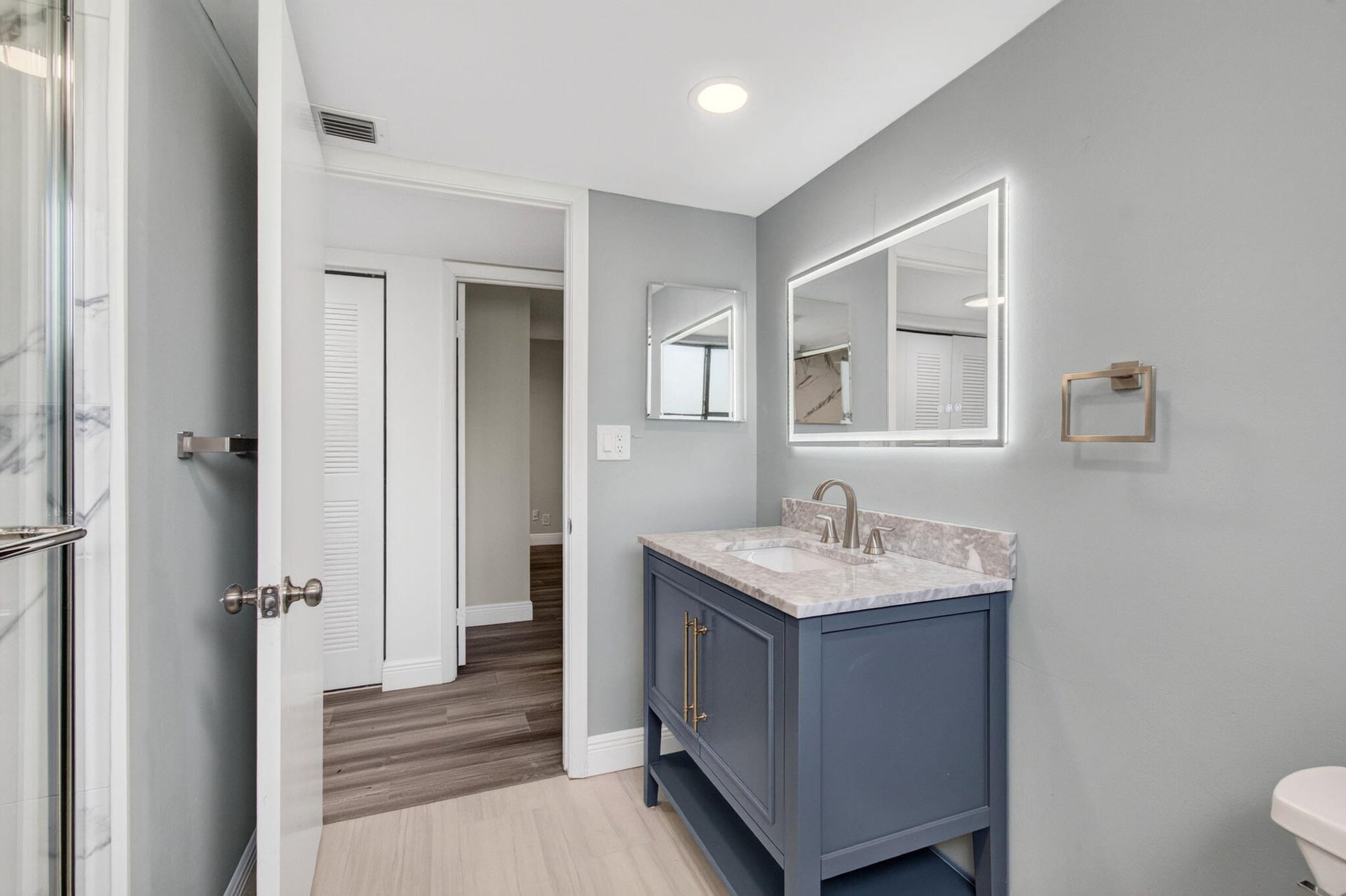 Unit 238 photo 32