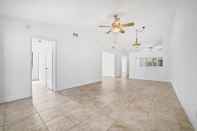 Unit 206 photo 7