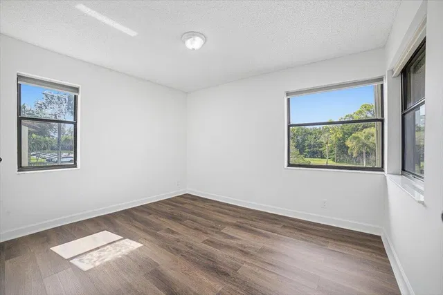 Unit 206 photo 9