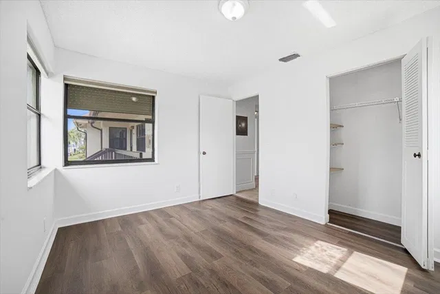 Unit 206 photo 11
