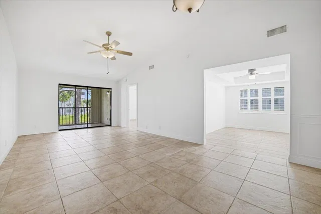 Unit 206 photo 14