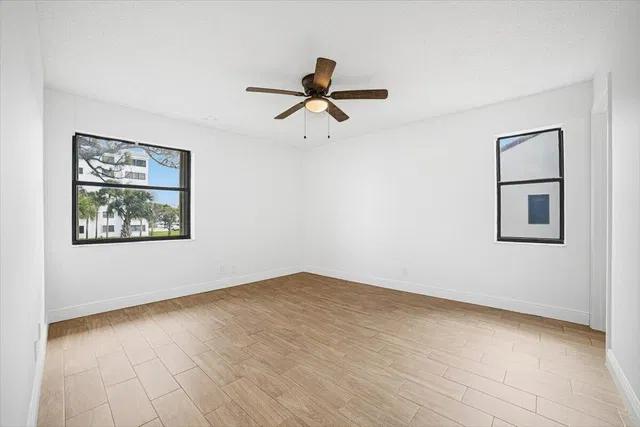 Unit 206 photo 15