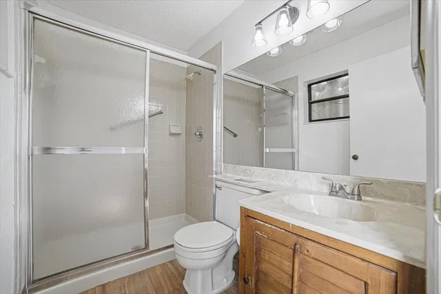 Unit 206 photo 19