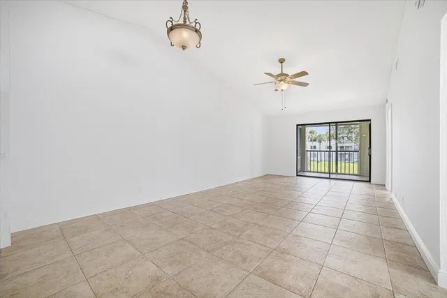 Unit 206 photo 20