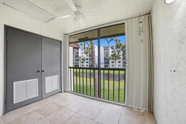 Unit 206 photo 23