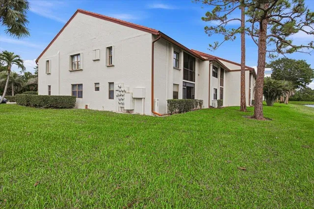 Unit 206 photo 25