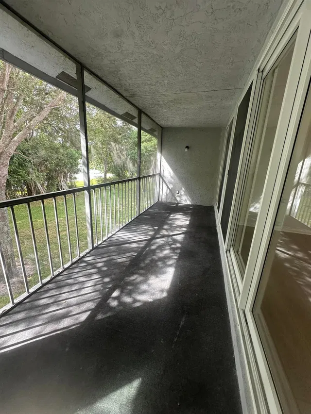  Unit 507 photo 4