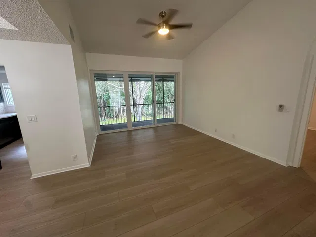  Unit 507 photo 8
