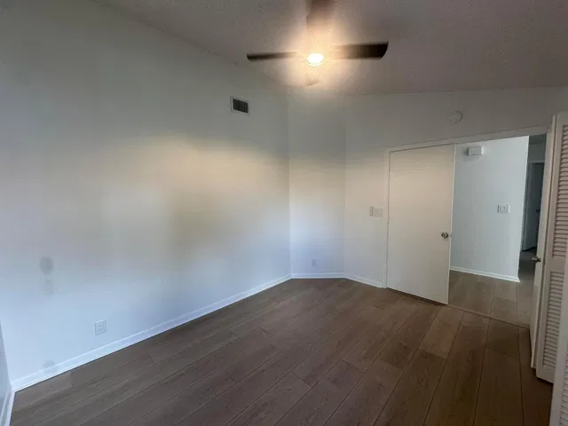  Unit 507 photo 17