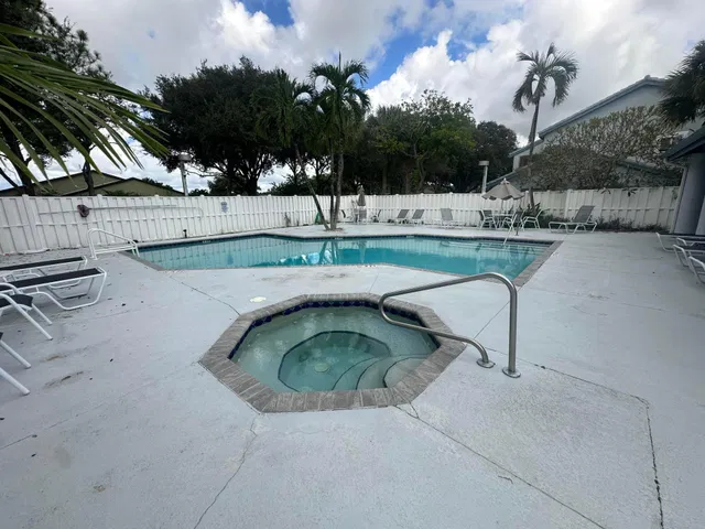  Unit 507 photo 35