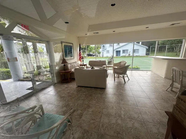  Unit 507 photo 36