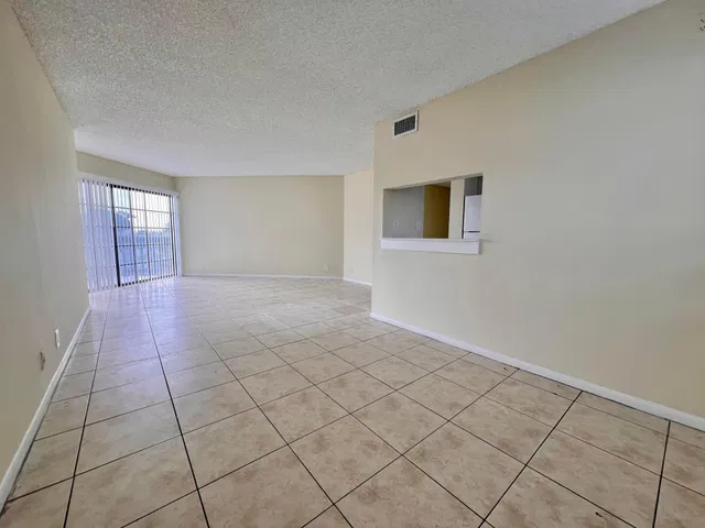 Unit 410 photo 3