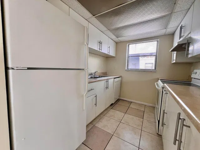 Unit 410 photo 5