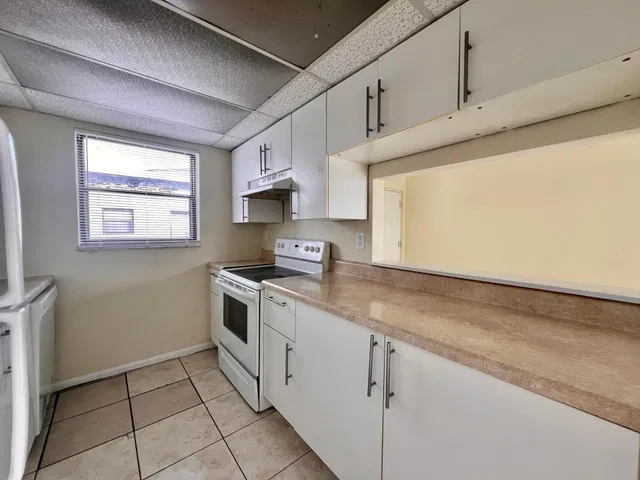 Unit 410 photo 6
