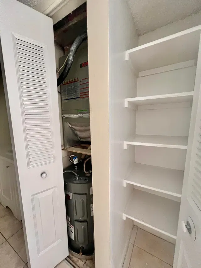 Unit 410 photo 11