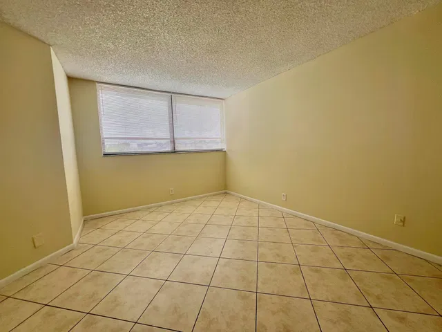 Unit 410 photo 13