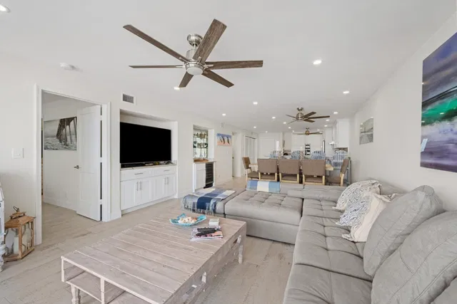 Unit 505 photo 21