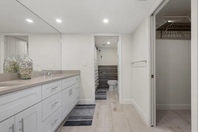 Unit 505 photo 26