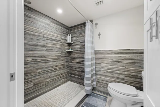 Unit 505 photo 27