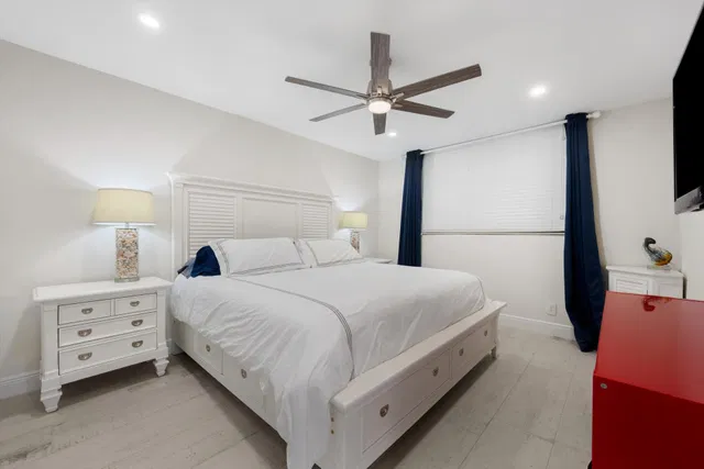 Unit 505 photo 28