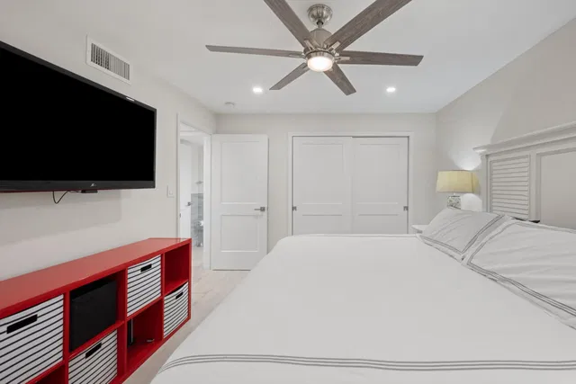 Unit 505 photo 29