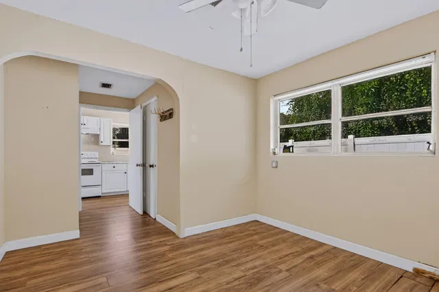 Residence photo 24
