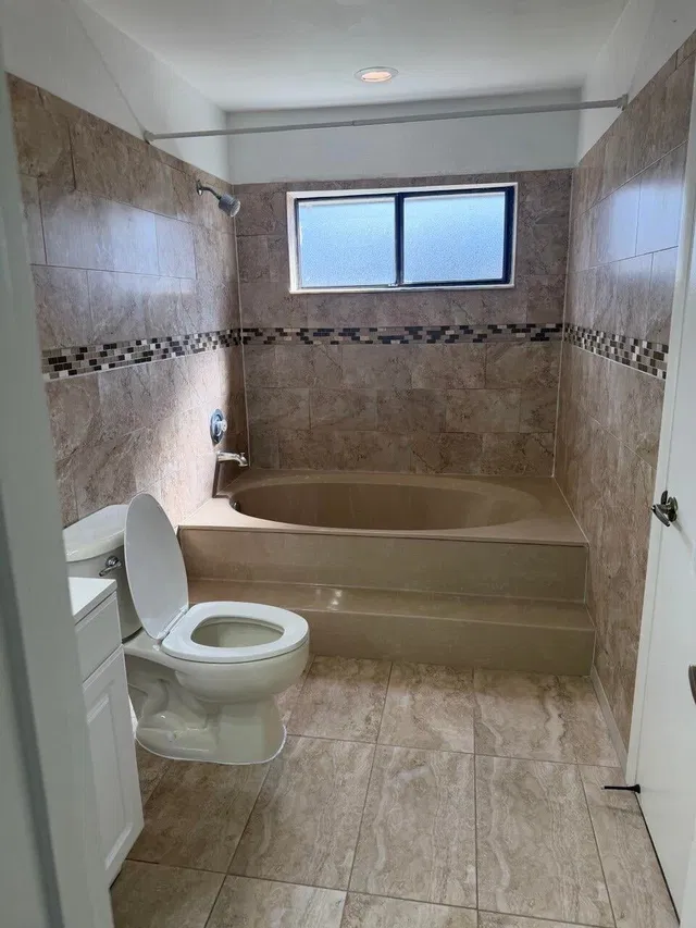  Unit C photo 12