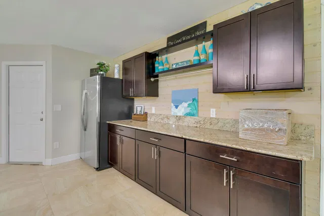 Residence photo 32