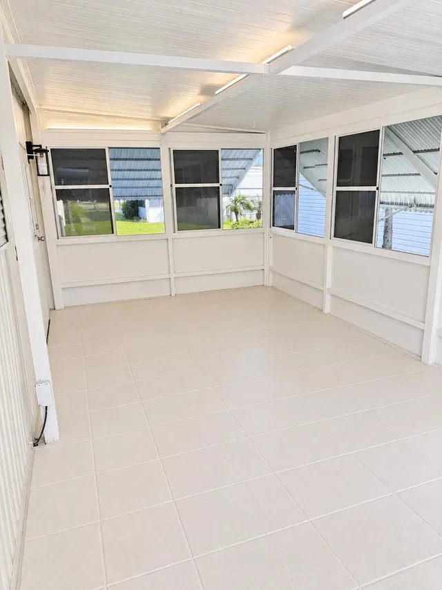 Residence photo 16