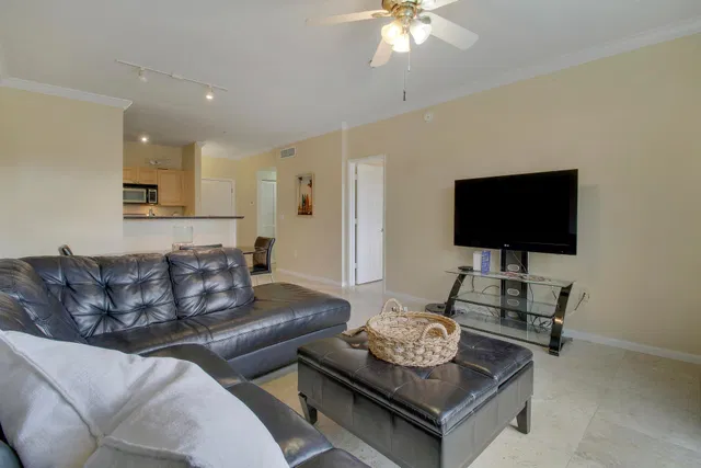 Downtown West Palm Beach Unit 305 photo 3