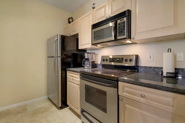 Downtown West Palm Beach Unit 305 photo 10