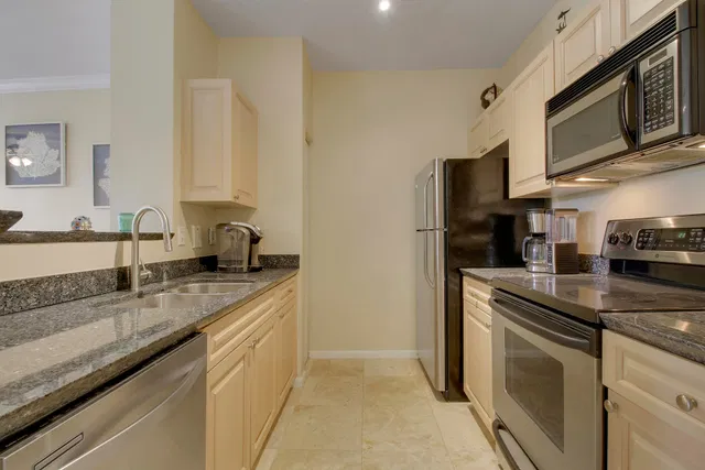 Downtown West Palm Beach Unit 305 photo 11