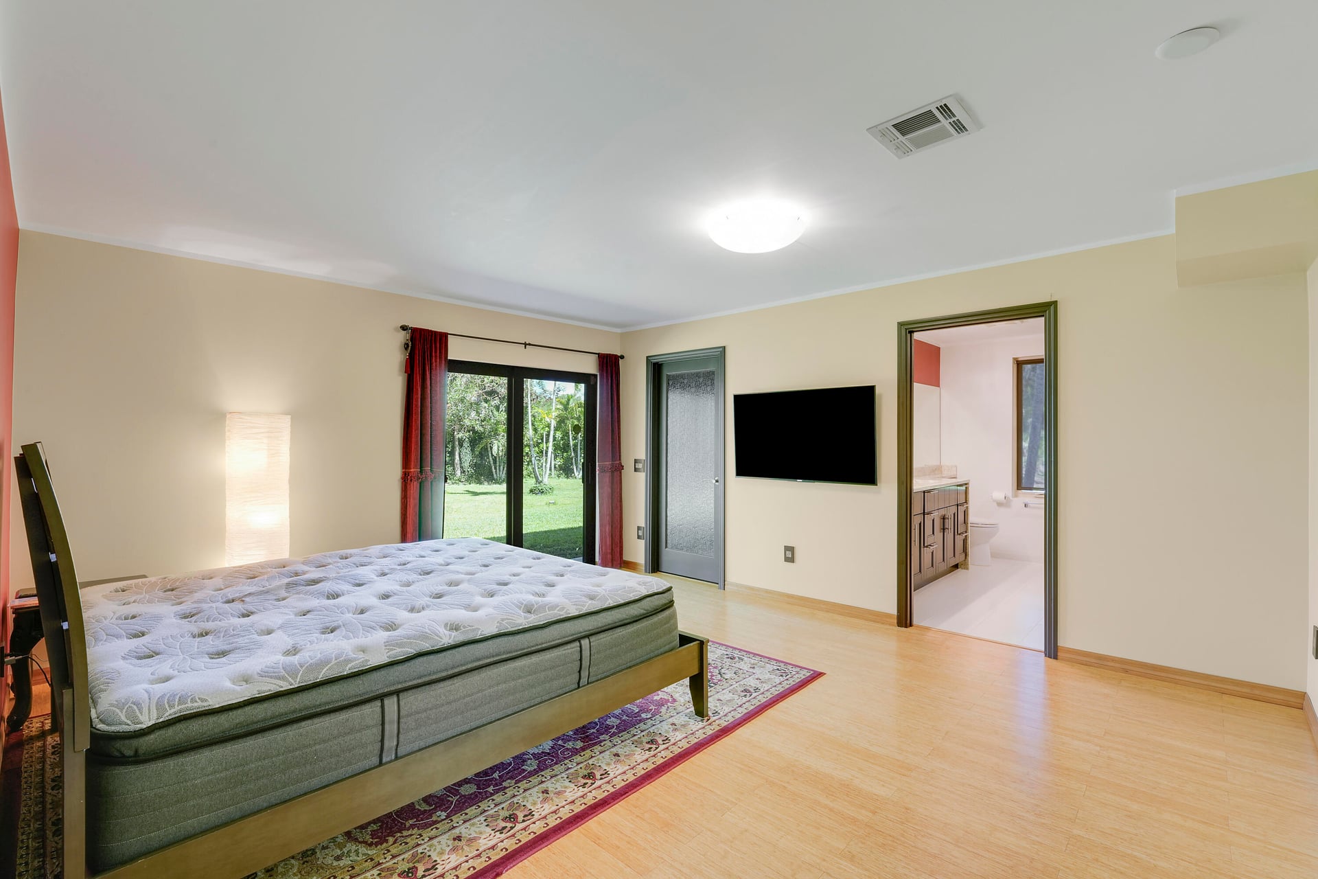 Residence photo 17