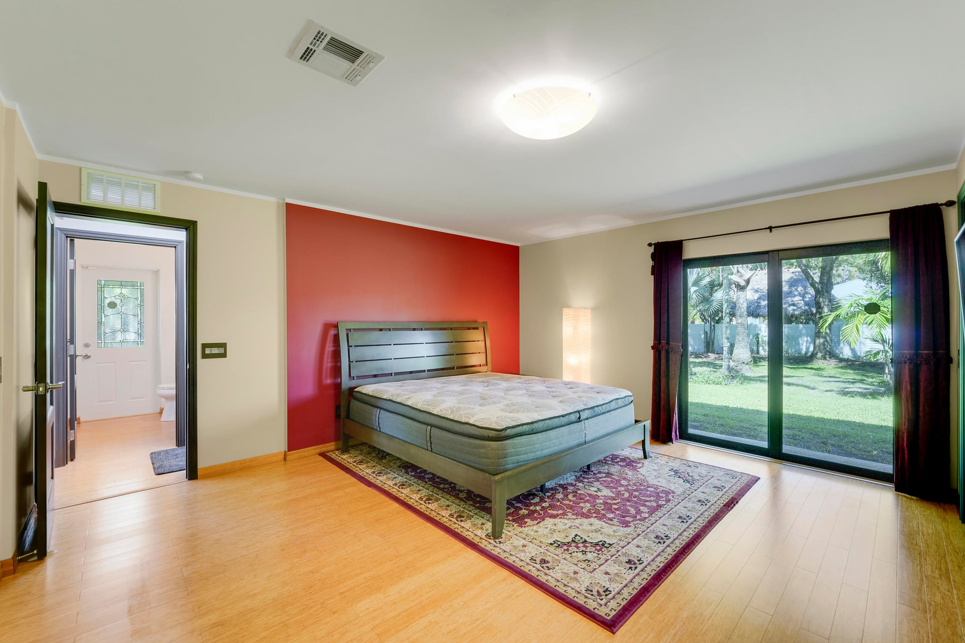 Residence photo 18