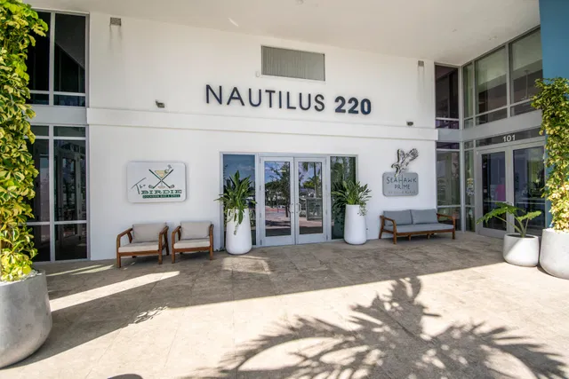 Nautilus 220 Unit 1207 photo 8