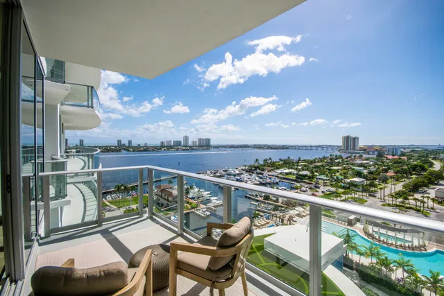 Nautilus 220 Unit 1207 photo 15