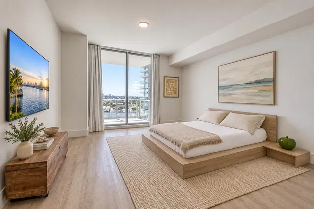 Nautilus 220 Unit 1207 photo 21