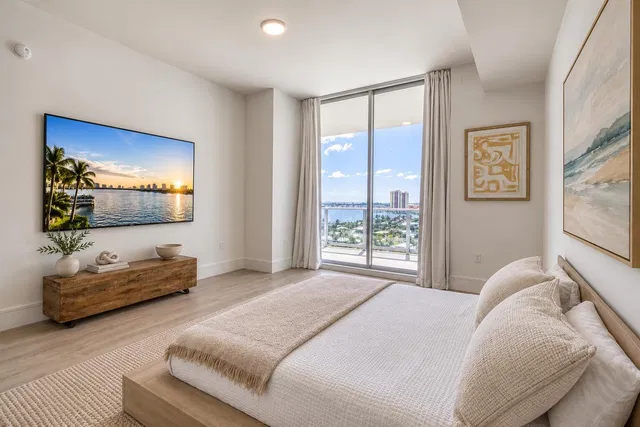 Nautilus 220 Unit 1207 photo 22