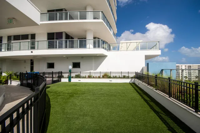 Nautilus 220 Unit 1207 photo 48