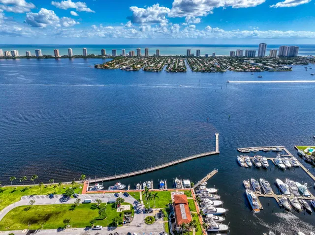 Nautilus 220 Unit 1207 photo 85