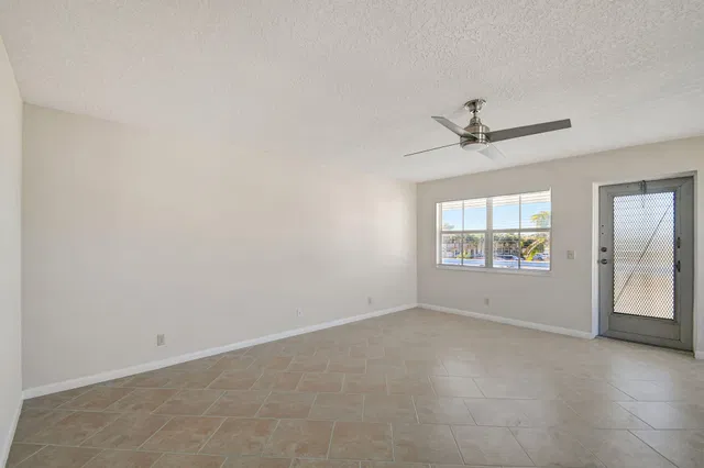 Residence photo 4