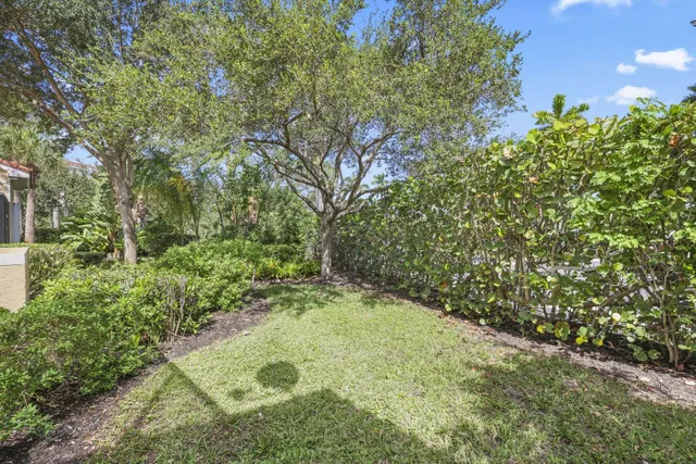  Residence photo 29