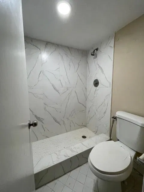Unit 0160 photo 9
